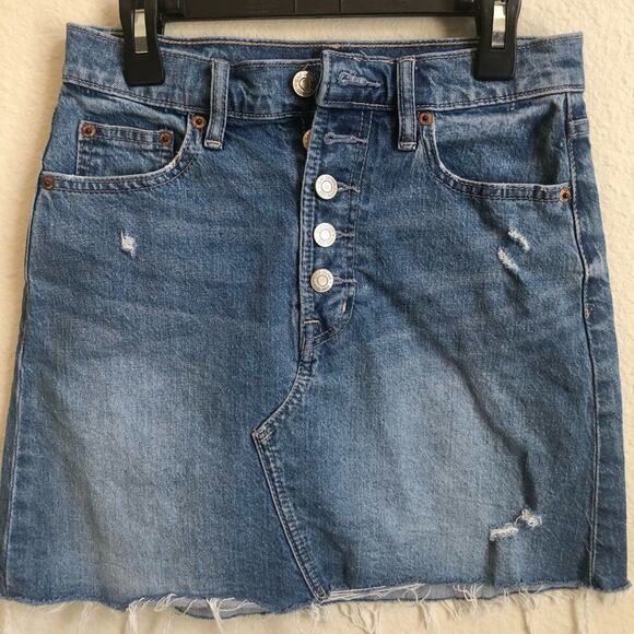 GAP Denim Mini Distressed Buttoned Skirt Size 24 - Picture 2 of 4